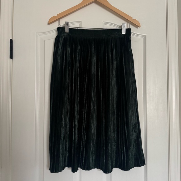 Zara pleated midi skirt in dark green velvet size M - Picture 3 of 10